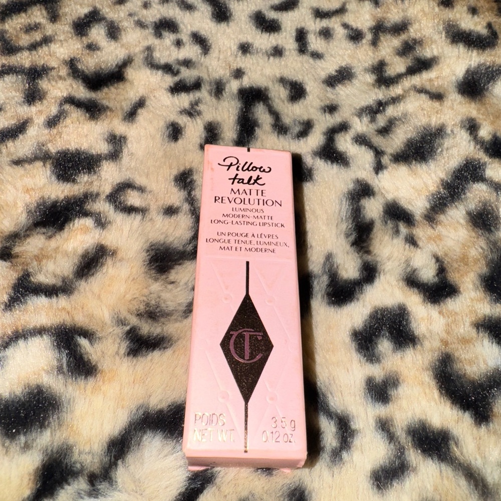 Charlotte Tilbury Pillow Talk Matte Revolution Lipstick - Soft Pink